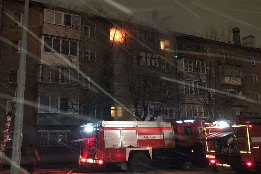 В Ярославле рано утром загорелась квартира