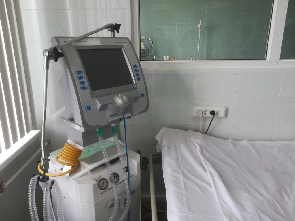 В больницах Ярославской области работают 395 аппаратов искусственной вентиляции легких