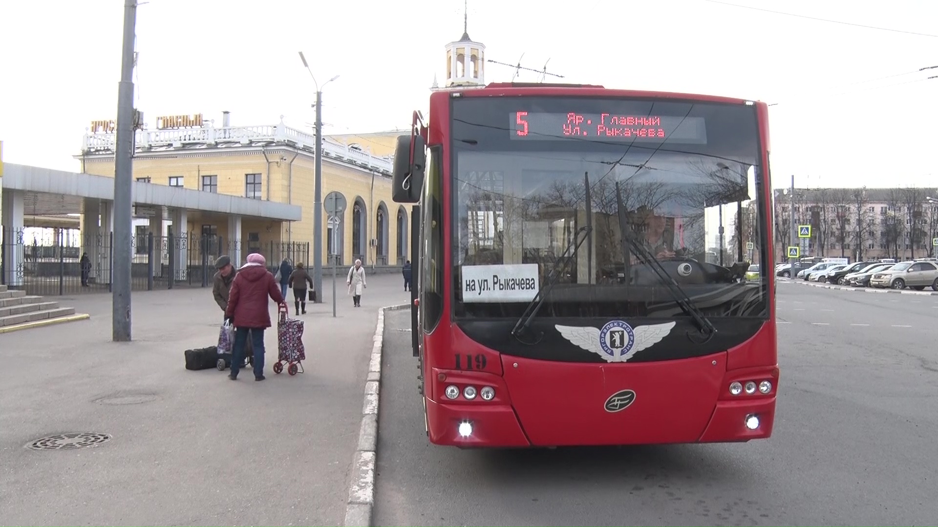 Популярный у ярославцев вид транспорта – троллейбус – отмечает день рождения