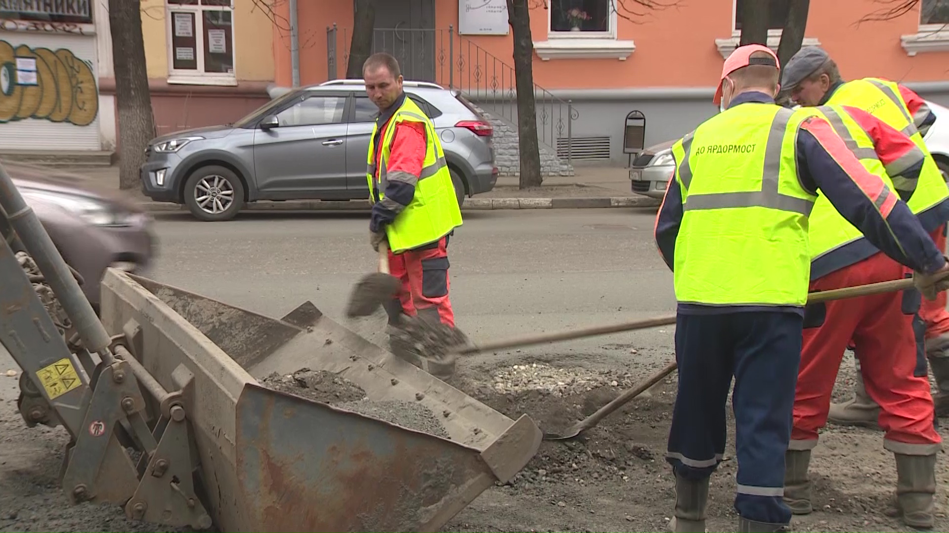 В Ярославле начался ямочный ремонт дорог