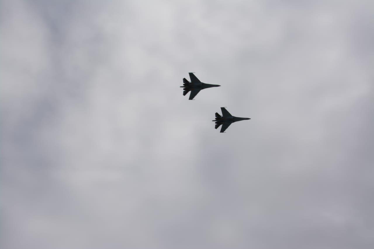 День Победы: Над Ярославлем пролетели военные самолеты