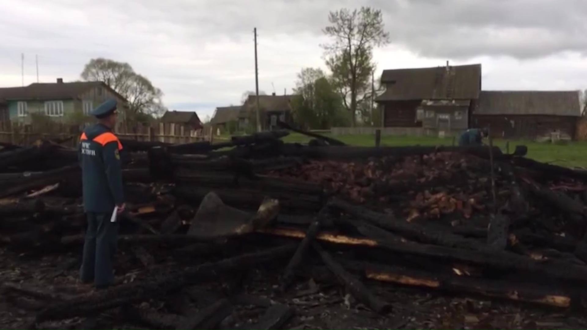 Пожар, в котором погибли трое детей, мог начаться из-за неосторожного обращения с огнем