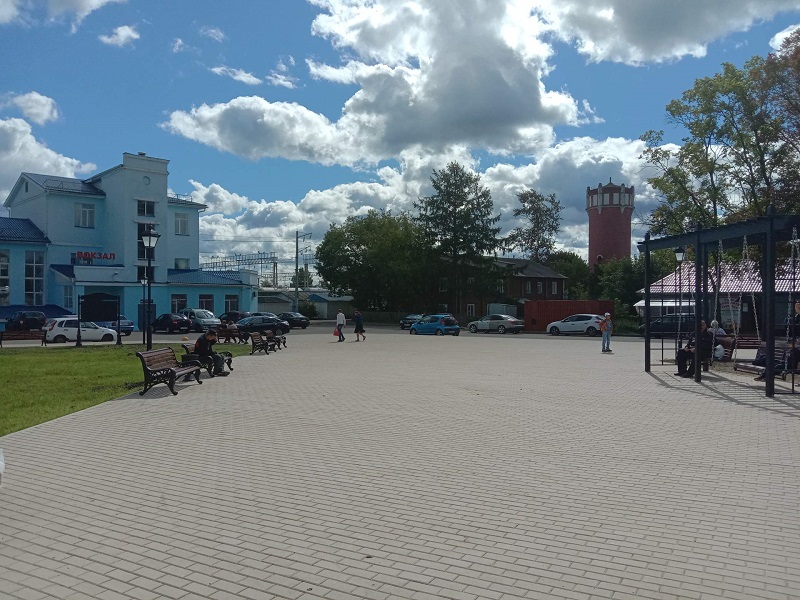 В Данилове реконструировали Привокзальную площадь в рамках нацпроекта «Жилье и городская среда»
