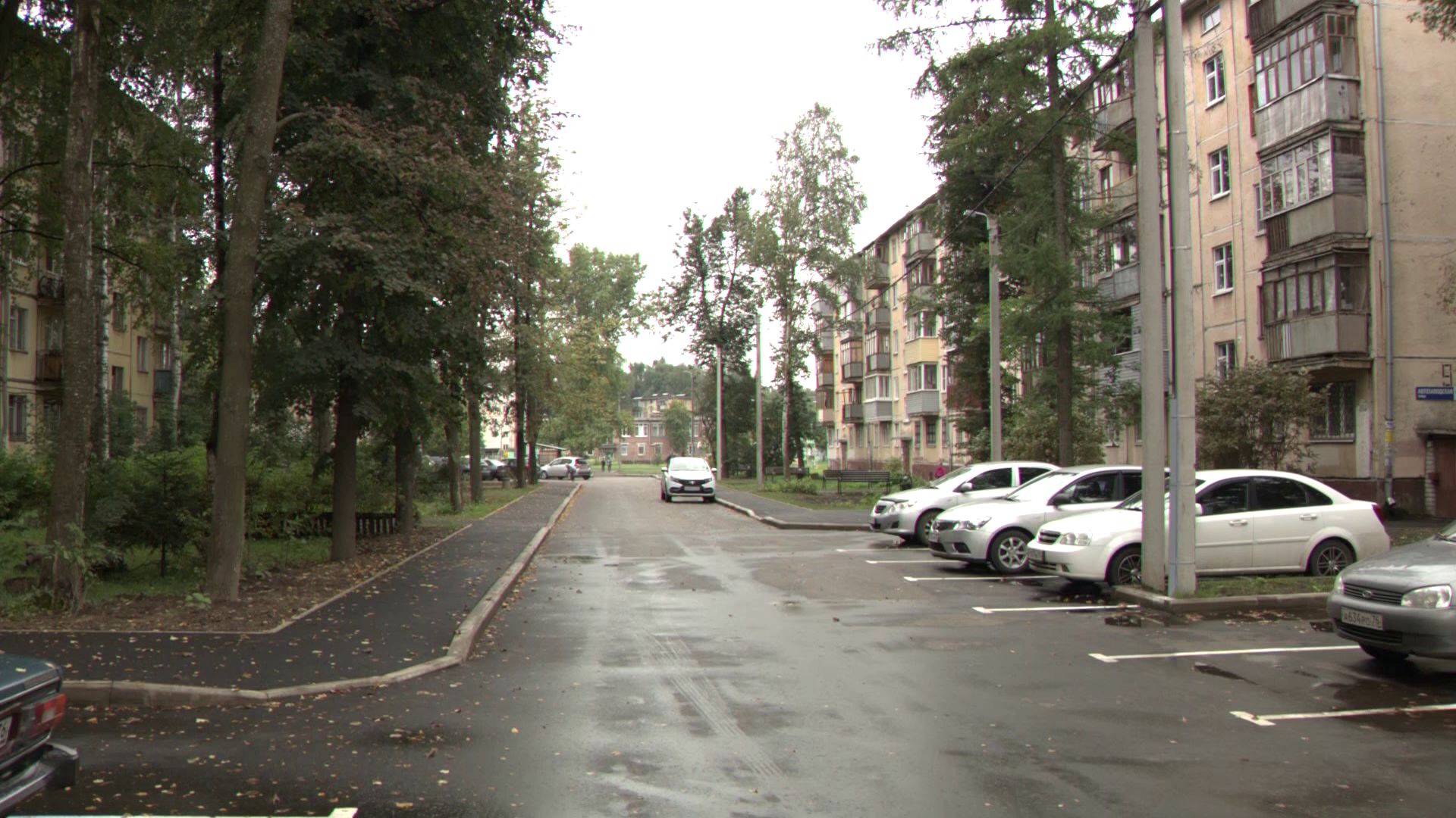 В Ярославле отремонтировали двор по улице Автозаводской
