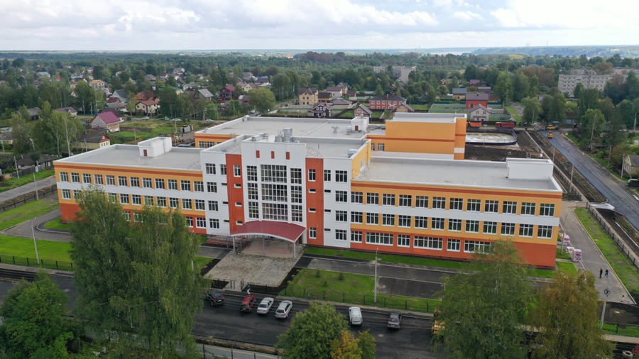 Современное учебное заведение на 786 мест: Дмитрий Миронов открыл в Рыбинске новую школу