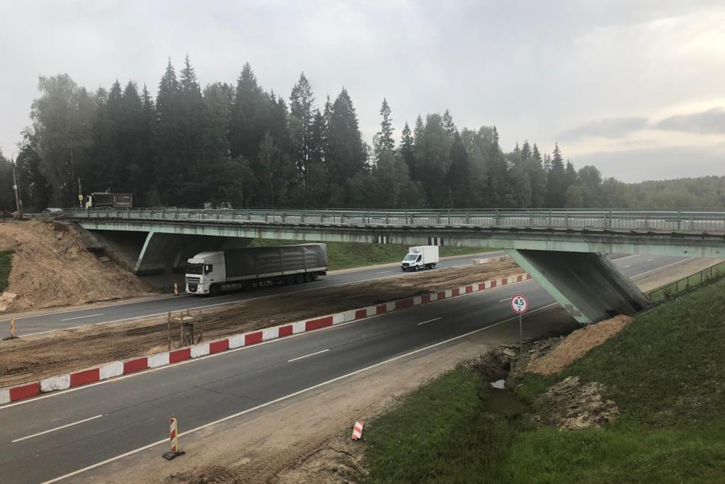 В Ярославской области на капитальный ремонт закрыли путепровод через федеральную трассу М8 «Холмогоры»