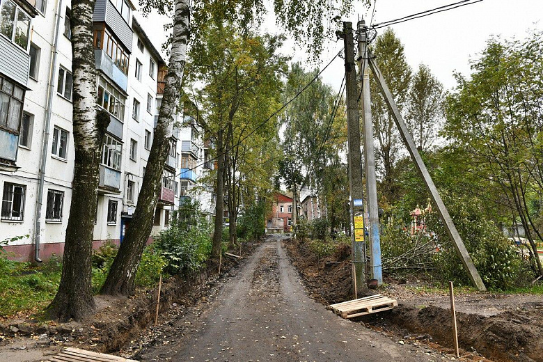 В этом году в Дзержинском районе Ярославля дополнительно отремонтируют еще один двор