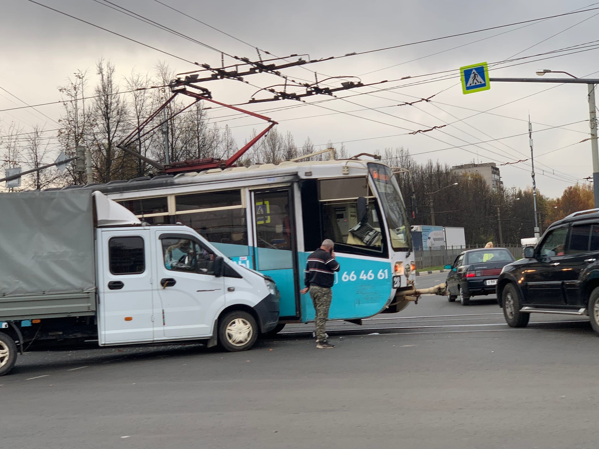 В Ярославле «Газель» врезалась в трамвай