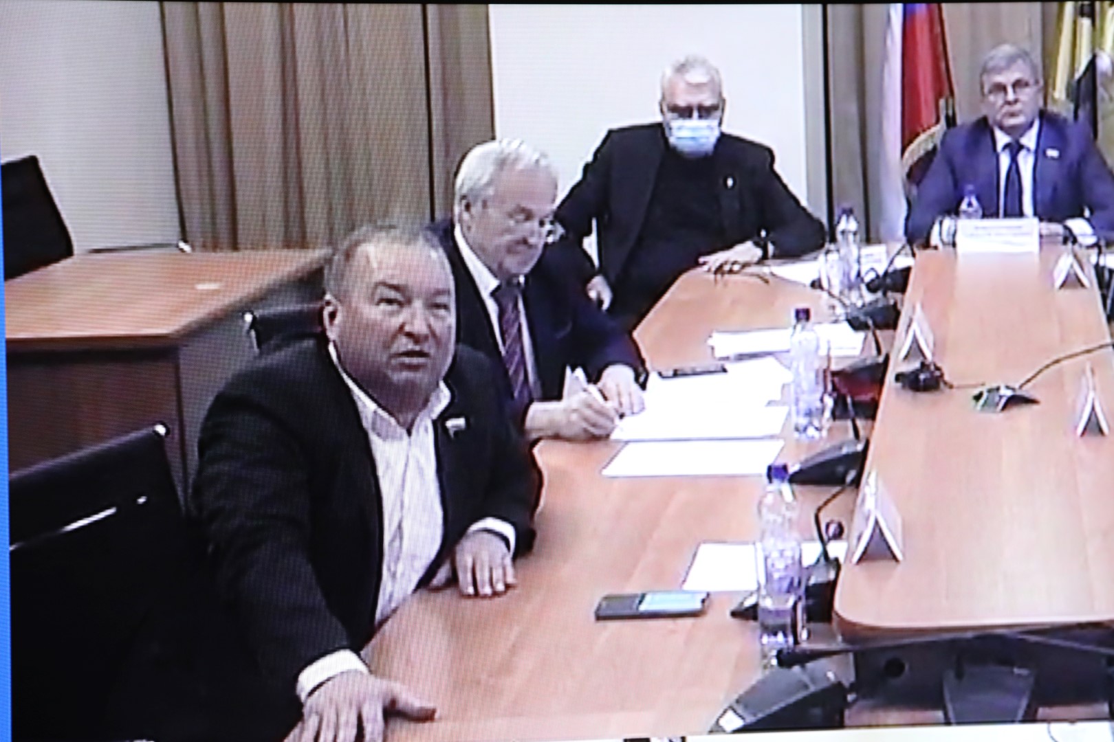 Дмитрий Миронов предложил лидерам фракций областной Думы разработать программы поддержки граждан в условиях пандемии