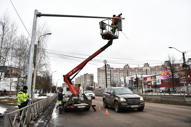 В Заволжском районе началась модернизация светофоров