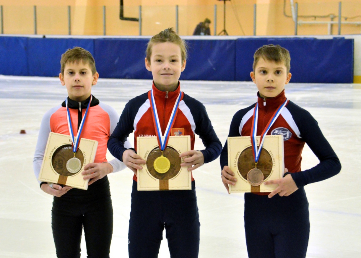 15 конькобежцев из Ярославской области вышли в полуфинал всероссийских соревнований по шорт-треку