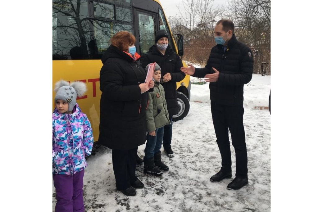 Воспитанники Переславского детского дома на Новый год получили школьный автобус