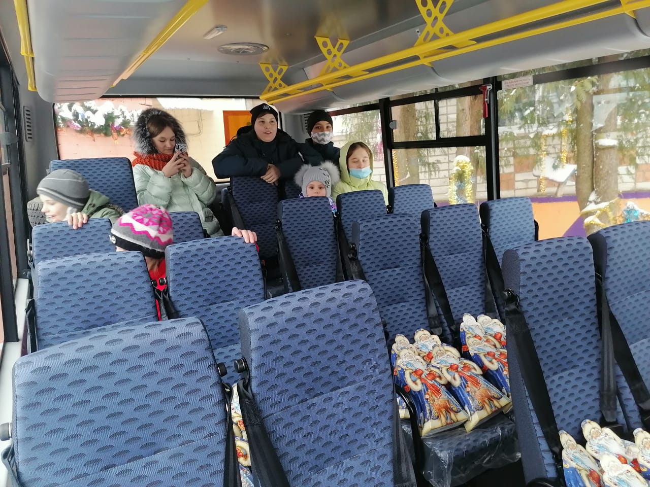 Воспитанники Переславского детского дома на Новый год получили школьный автобус