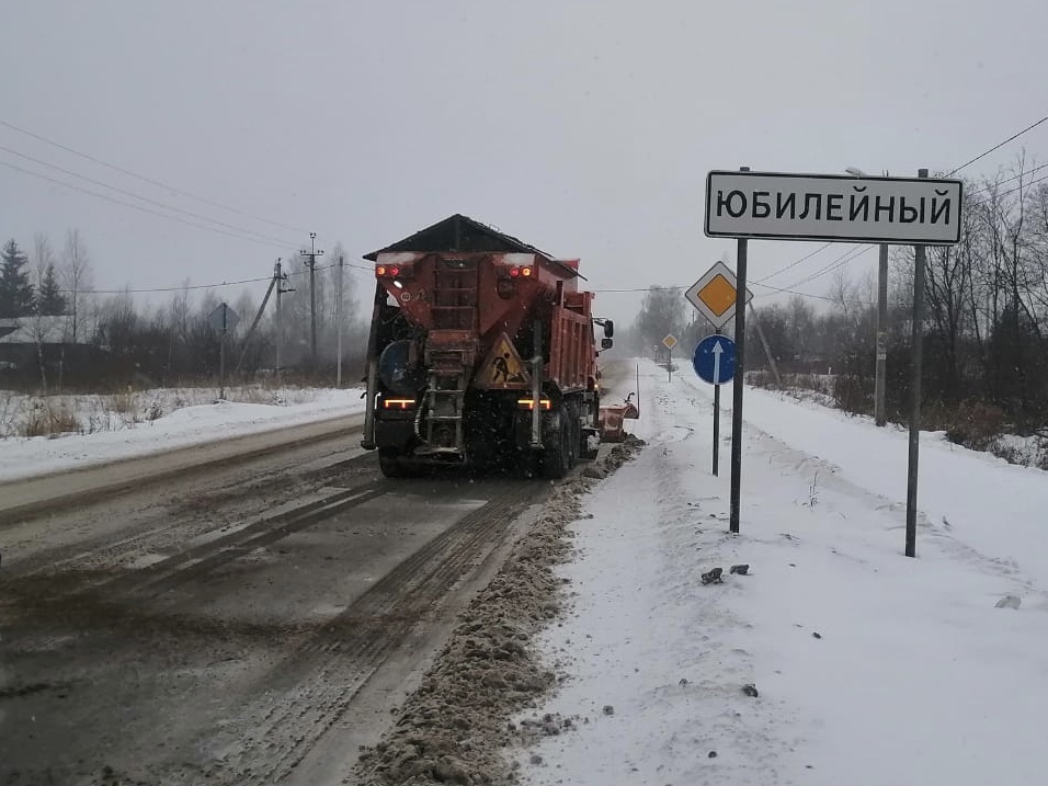 В правительстве рассказали, как на региональных дорогах ведется работа по устранению последствий снегопада