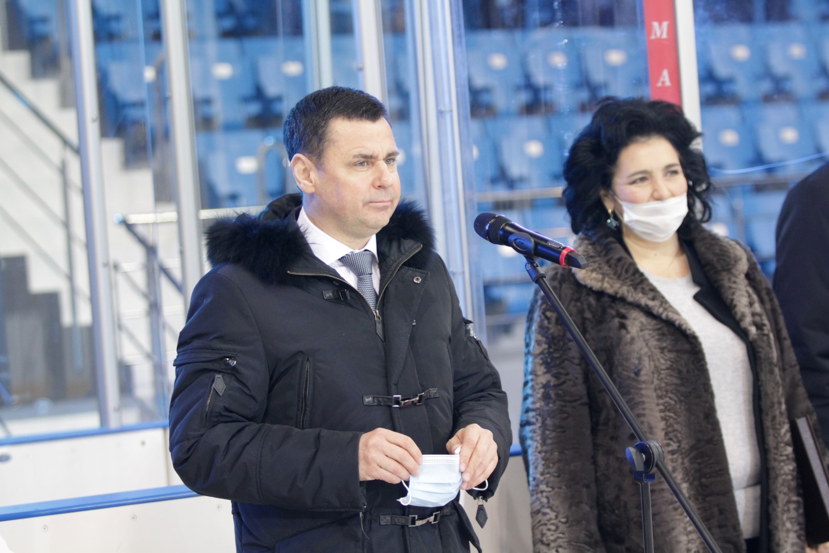 Дмитрий Миронов посетил первый в Ярославле матч по следж-хоккею