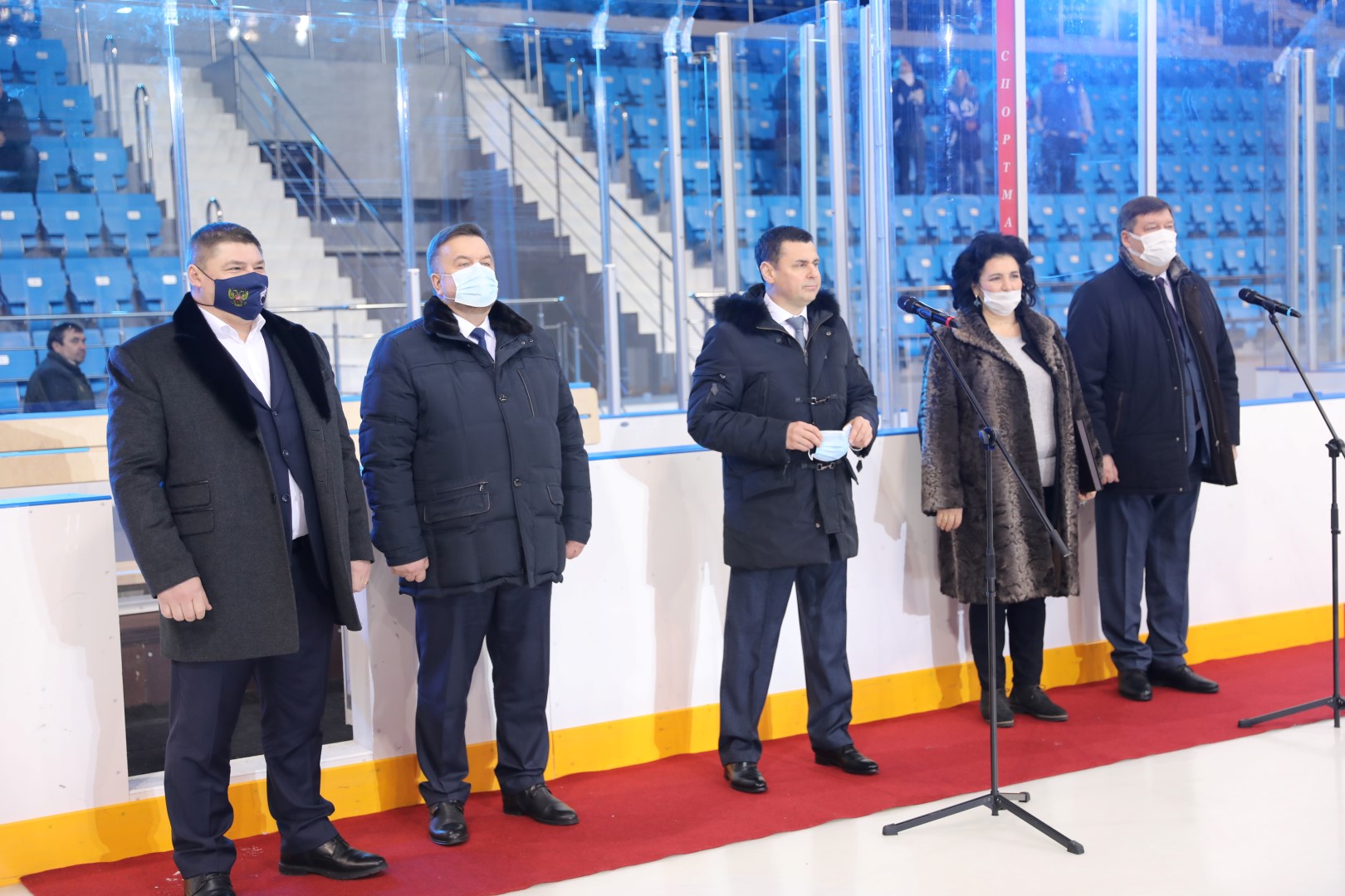 Дмитрий Миронов посетил первый в Ярославле матч по следж-хоккею