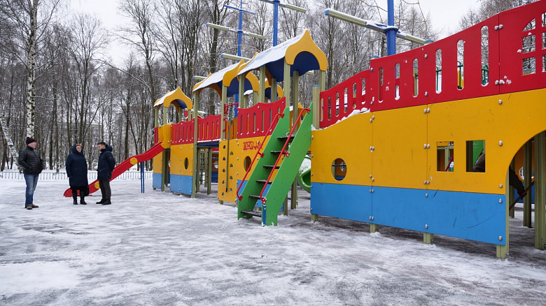В парке «Нефтяник» доступ на детский городок ограничили после обращений в соцсетях