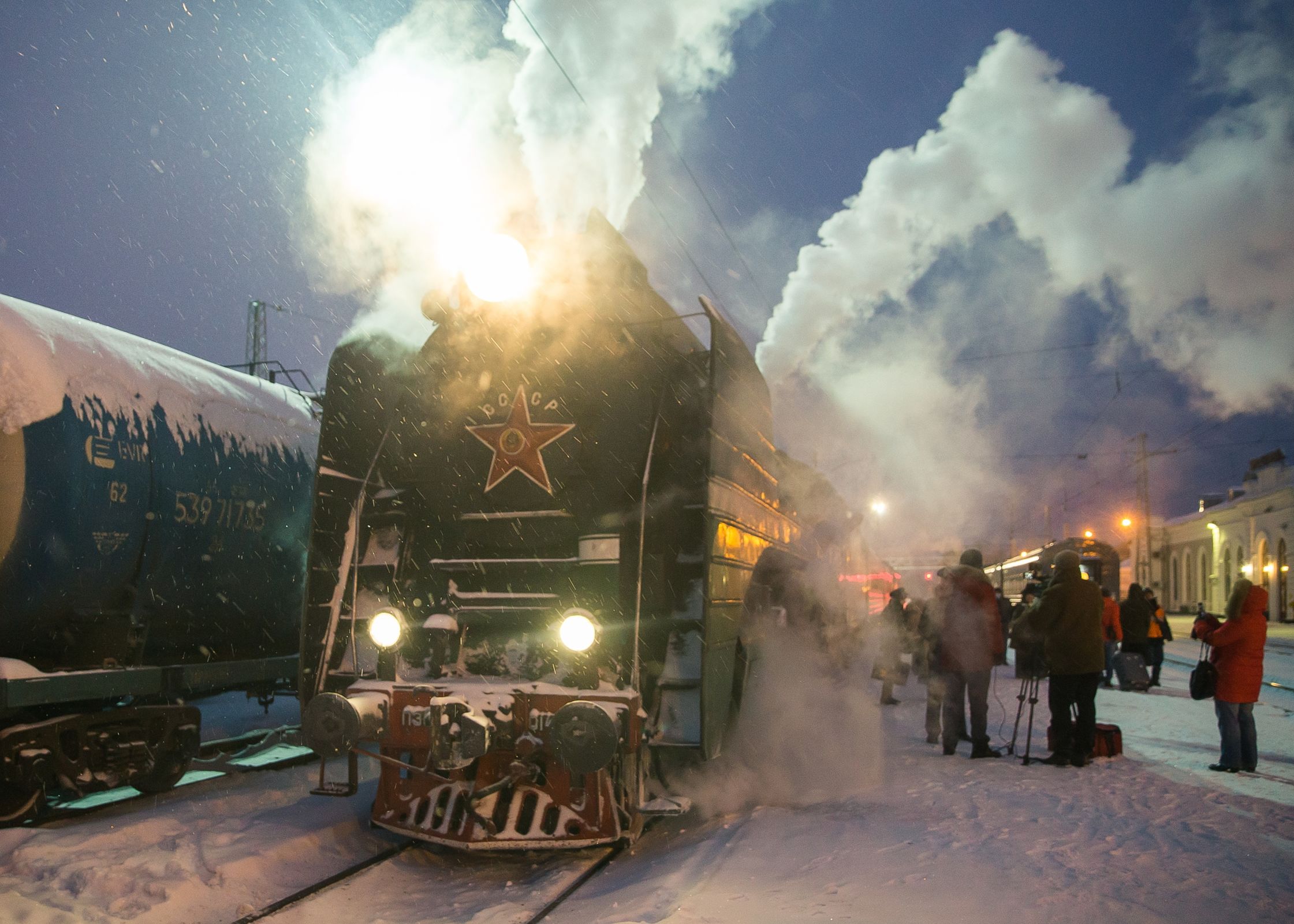 Между Ярославлем и Рыбинском ретро-поезд начал курсировать вместо пригородного состава