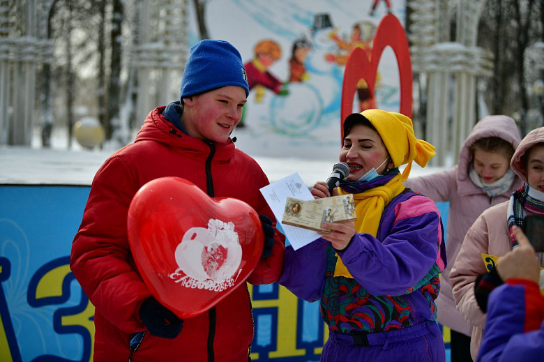 Ярославцы активно отметили День всех влюбленных: фото