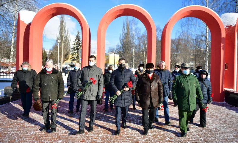 Ярославль отметил День защитника Отечества яркими праздничными мероприятиями