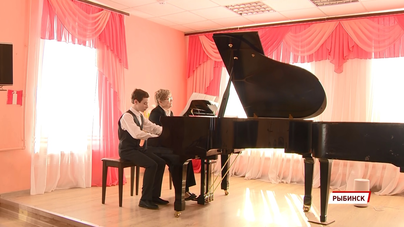 Новые музыкальные инструменты поступили в третью музыкальную школу Рыбинска