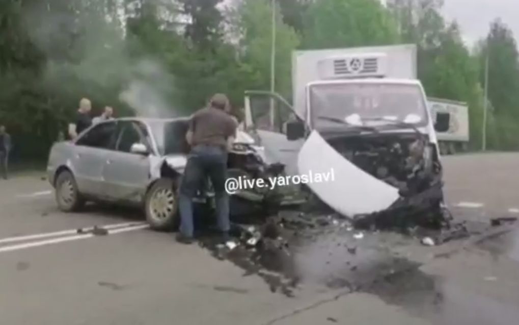 Два человека погибли и двое пострадали в аварии на трассе Ярославль – Рыбинск