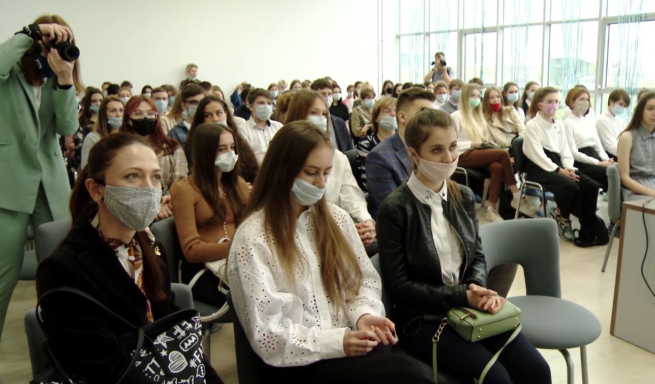 Ярославские старшеклассники два месяца углубленно изучали естественные науки в рамках проекта «Университетские субботы»