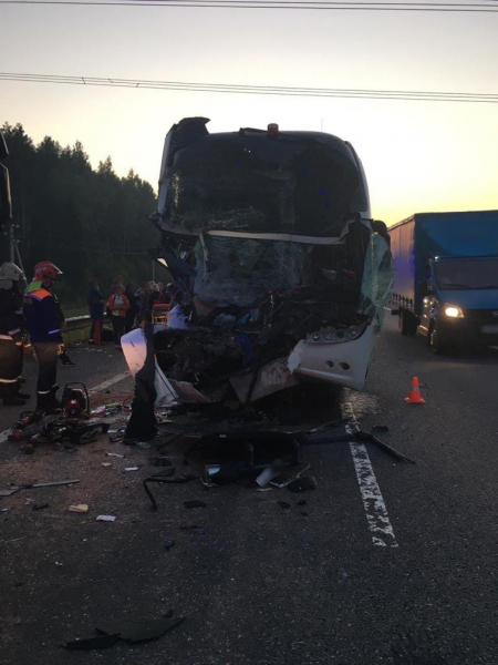 Крупная авария на трассе М-8 – столкнулись грузовик и автобус, двигавшийся со стороны Ярославля в Москву
