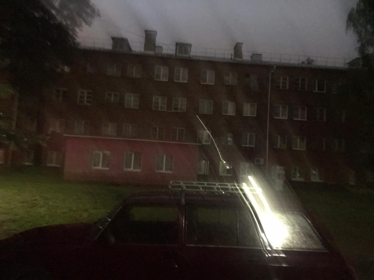 В Ленинском районе Ярославля после громкого хлопка в домах погас свет