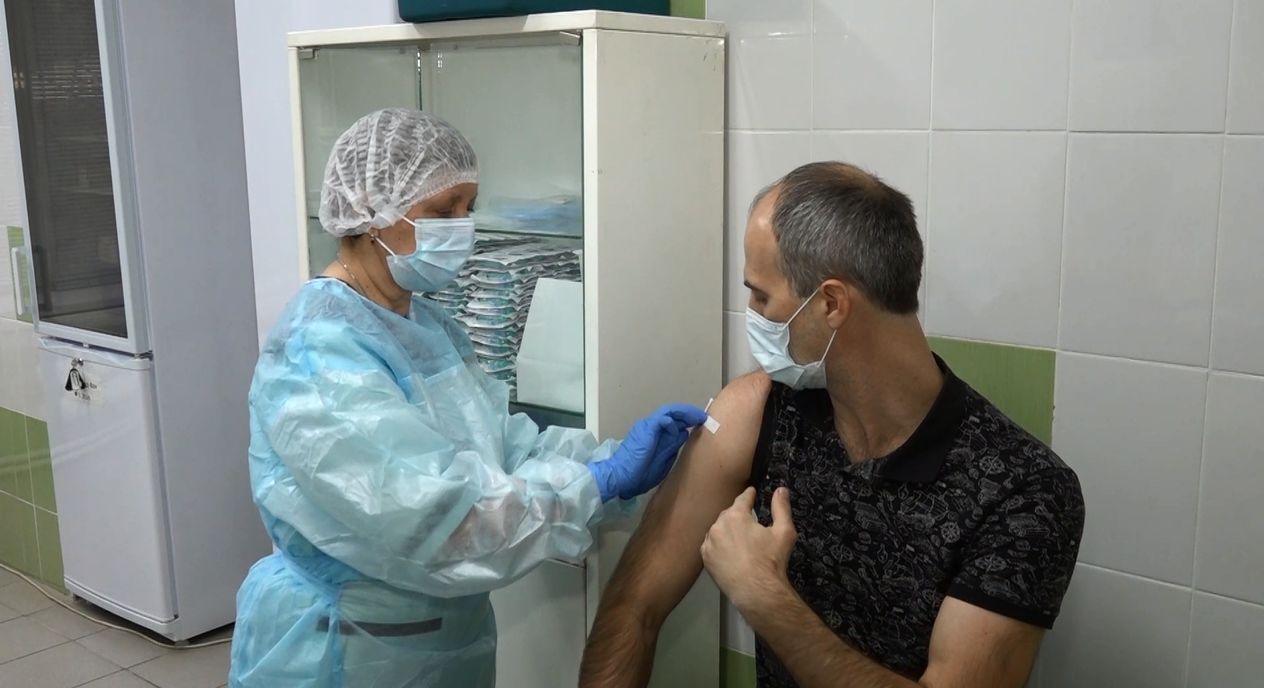 Число полностью вакцинированных ярославцев приблизилось к отметке в 400 тысяч