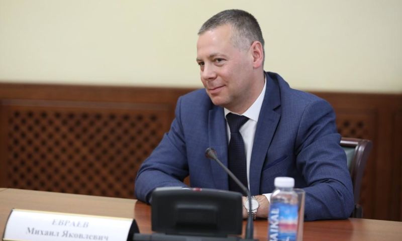 Врио губернатора Михаил Евраев поздравил жителей с Днем народного единства