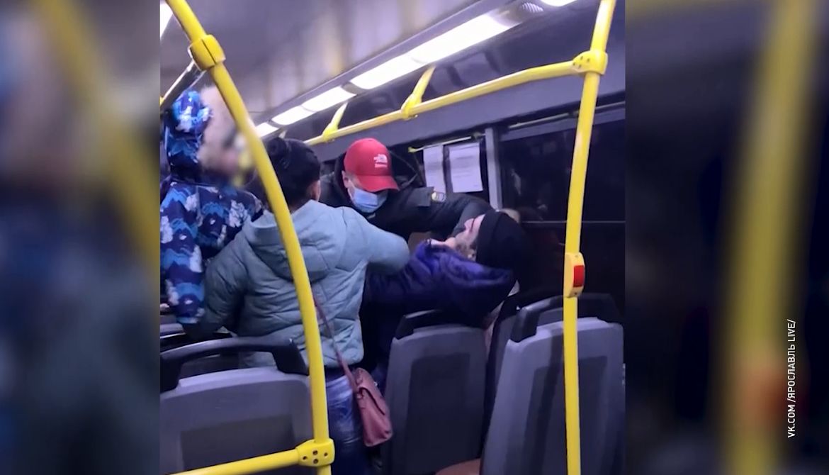 Двое ярославцев подрались в автобусе
