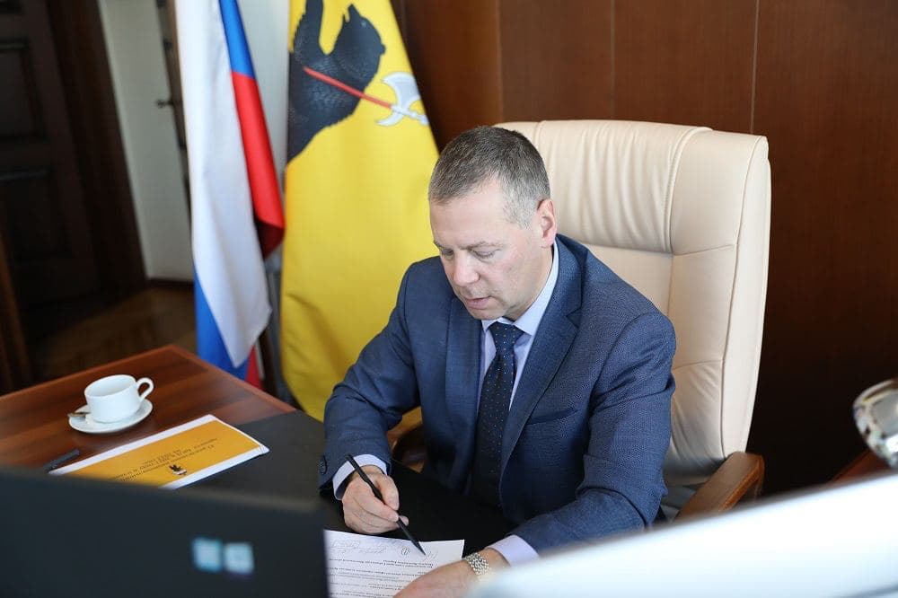Врио губернатора Михаил Евраев поручил подрядчикам завершить ремонт дорог текущего года до 20 ноября
