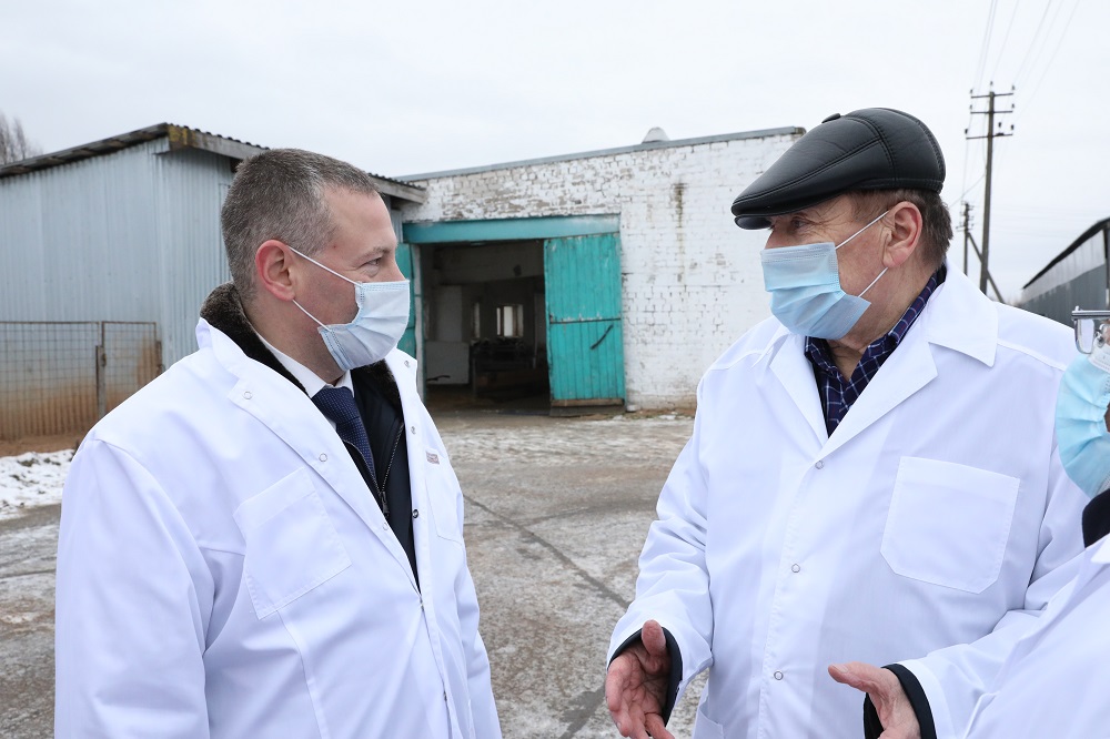 Врио губернатора Ярославской области Михаил Евраев посетил племзавод и моторвагонное депо Данилова
