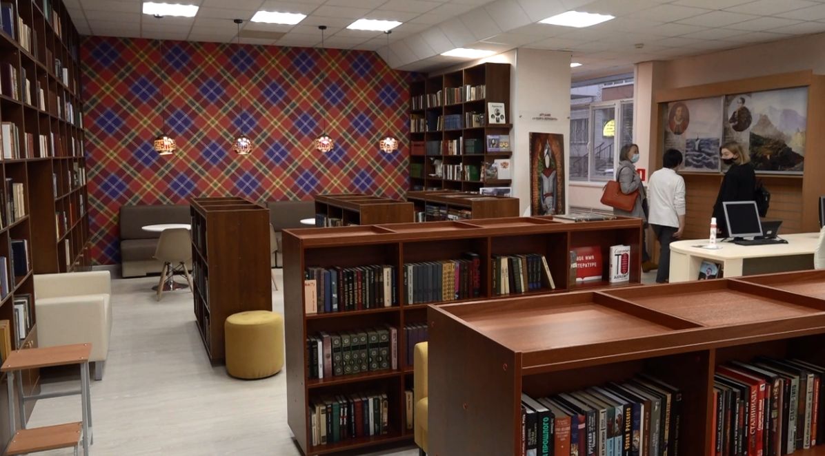 Ярославская библиотека имени Лермонтова стала модельной: в ней появились очки виртуальной реальности, музыкальная комната и арт-кафе