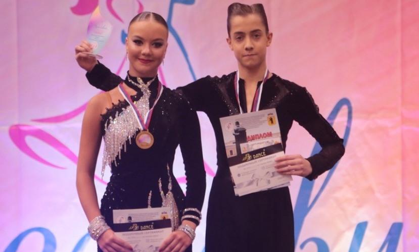 17 золотых медалей: ярославцы триумфально выступили на межрегиональном турнире по танцевальному спорту