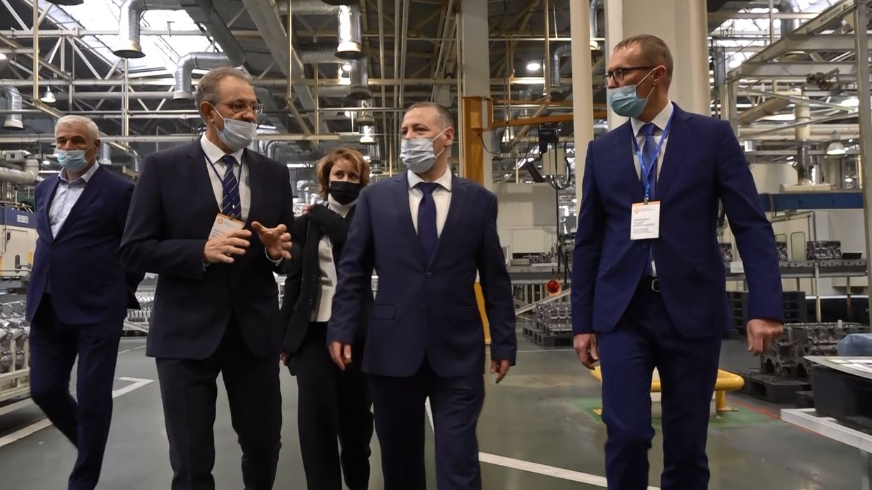 Михаил Евраев пообщался с промышленниками на одном из заводов Ярославля