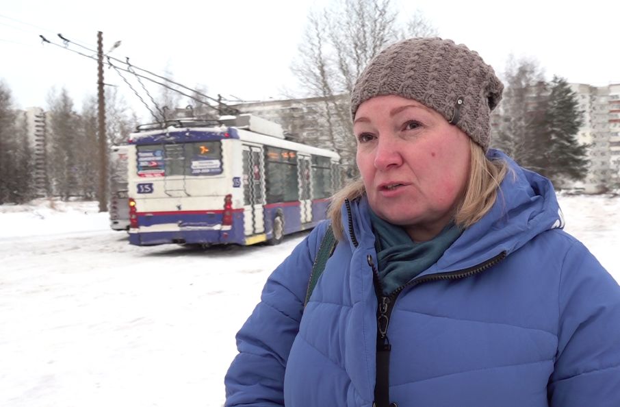 Ярославна получила удар током от поручней в троллейбусе