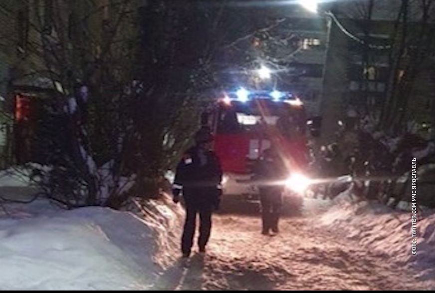 Выход оказался отрезан огнем: в крупном пожаре в Ярославле пострадал мужчина