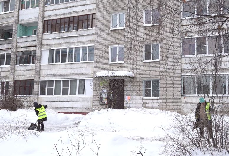 Заволга нет ярославль. Снег в Ярославле. Управдом Заволжского района фото дворников в зимний период Ярославль. Заволжский район Ярославль зеленка в контакте.