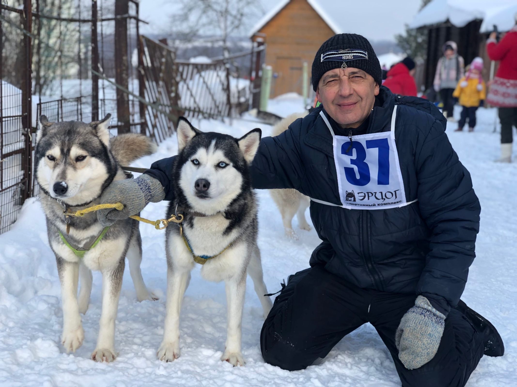 На нартах по Волге: в Ярославской области состоялись экстремальные гонки на собачьих упряжках