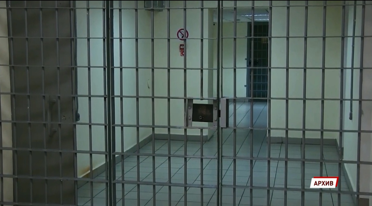 В Ленинском районе Ярославля задержали мужчину с наркотиками