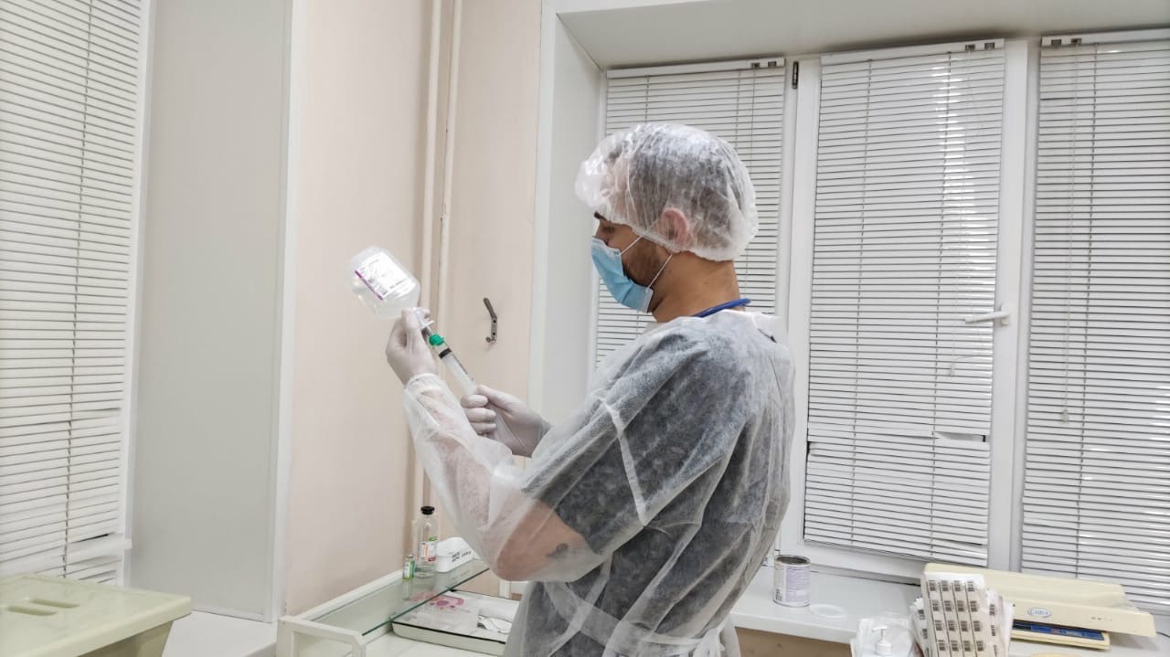 В России начались испытания назальной вакцины от коронавируса