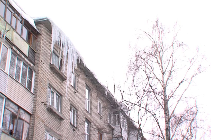 Госжилнадзор проверил, как убирают сосульки с домов в Ярославле: результаты