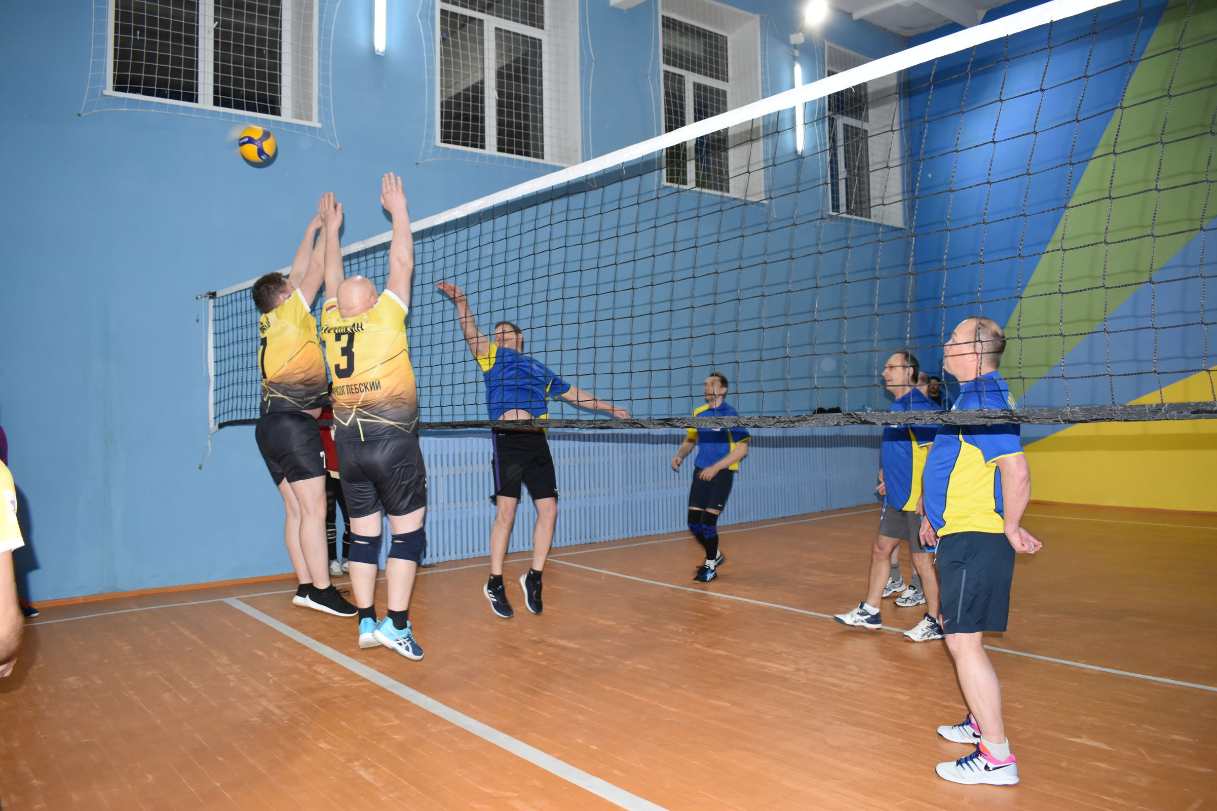 Отремонтированный ДК в Борисоглебском районе принял турнир по волейболу