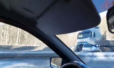 Водитель погиб на месте: в Ярославской области произошло смертельное ДТП