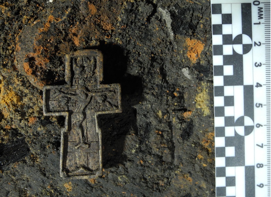Археологи нашли в Ростове редкий костяной крест