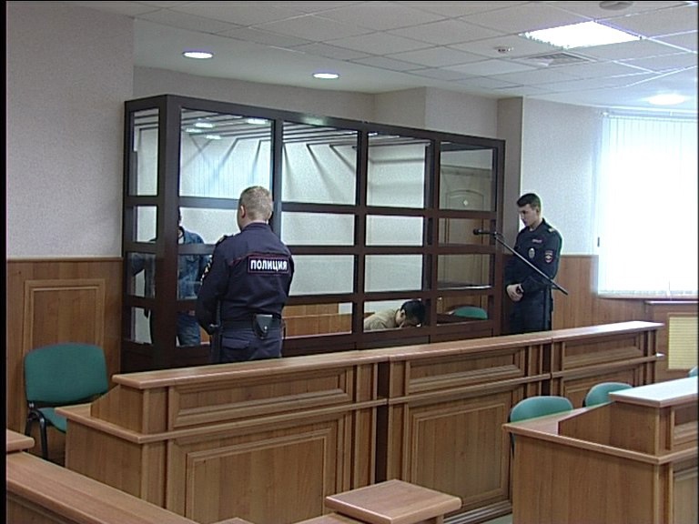 Из-за ревности бил ножом в лицо: суд рассмотрит уголовное дело в отношении жителя Ярославской области