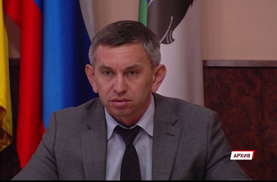 Главой Ярославского района сегодня вновь избран Николай Золотников