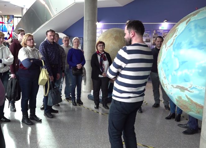 Беженцы из Мариуполя посетили Ярославский планетарий